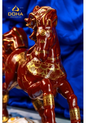 Ngựa sứ đỏ doc-8